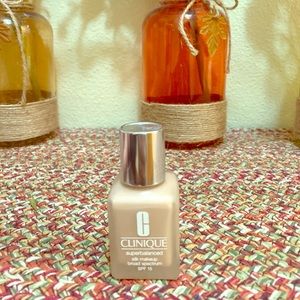 Clinique super balanced silk ivory foundation